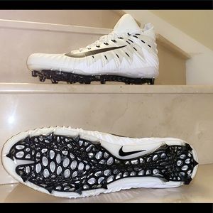 NIKE ALPHA MENACE ELITE FOOTBALL CLEATS SIZE 13.5
